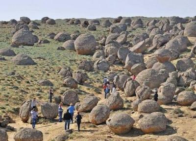 آشنایی با دره توپ های سنگی در قزاقستان