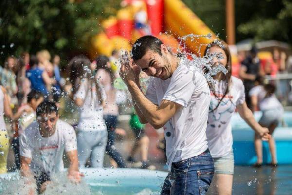 تور ارزان ارمنستان: جشنواره آب وارداوار؛ فستیوال ملی و مذهبی ارمنستان