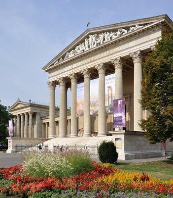 موزه هنرهای زیبا یکی از موزه های دیدنی بوداپست است (تور ارزان مجارستان)