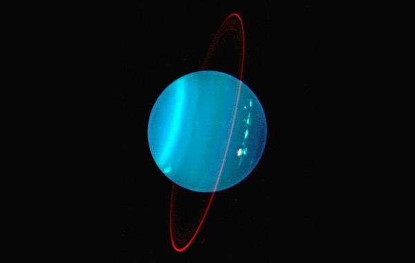 شیب زیاد اورانوس ممکن است نتیجه یک قمر گم شده باشد