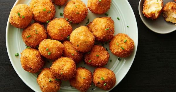 طرز تهیه توپک سیب زمینی با سس پیازچه